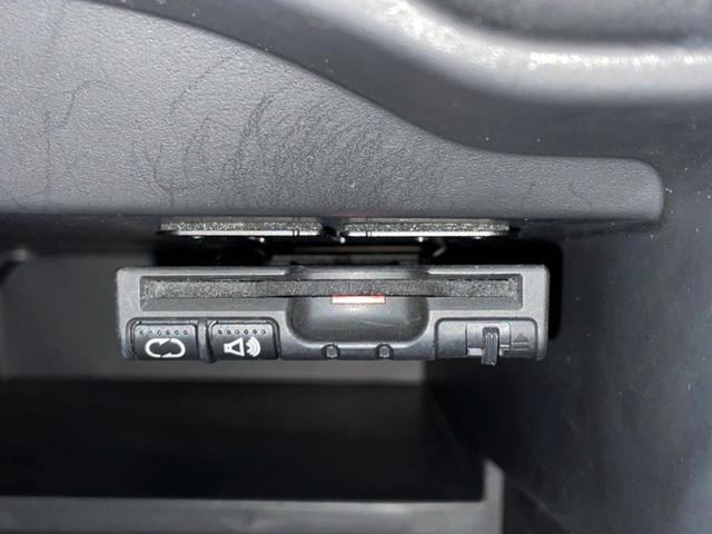 ノート メダリスト　純正エアロ　全周囲カメラ　禁煙車　ハーフレザーシート　純正ＳＤナビ　スマートキー　ＥＴＣ　純正１５インチアルミ　オートライト　オートエアコン　Ｂｌｕｅｔｏｏｔｈ　フルセグ（5枚目）