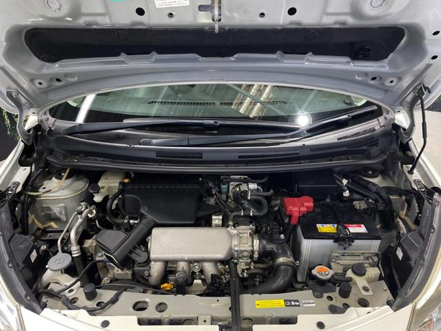 ノート メダリスト　純正エアロ　全周囲カメラ　禁煙車　ハーフレザーシート　純正ＳＤナビ　スマートキー　ＥＴＣ　純正１５インチアルミ　オートライト　オートエアコン　Ｂｌｕｅｔｏｏｔｈ　フルセグ（16枚目）