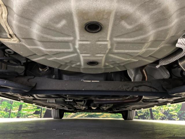 ノート メダリスト　純正エアロ　全周囲カメラ　禁煙車　ハーフレザーシート　純正ＳＤナビ　スマートキー　ＥＴＣ　純正１５インチアルミ　オートライト　オートエアコン　Ｂｌｕｅｔｏｏｔｈ　フルセグ（17枚目）