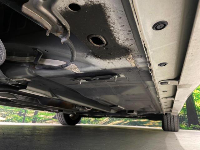 ノート メダリスト　純正エアロ　全周囲カメラ　禁煙車　ハーフレザーシート　純正ＳＤナビ　スマートキー　ＥＴＣ　純正１５インチアルミ　オートライト　オートエアコン　Ｂｌｕｅｔｏｏｔｈ　フルセグ（31枚目）