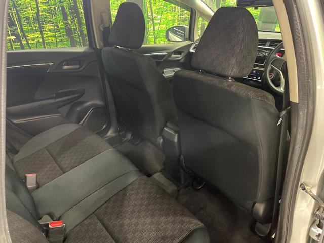 フィット １３Ｇ・Ｌパッケージ　衝突被害軽減システム　禁煙車　スマートキー　ＨＩＤヘッド　ＥＴＣ　オートライト　オートエアコン　ＣＤ（26枚目）