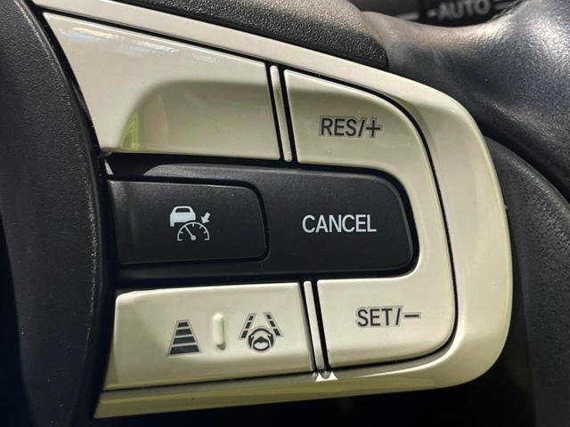 フィット ｅ：ＨＥＶホーム　純正９インチナビ　バックカメラ　ホンダセンシング　レーダークルーズ　禁煙車　ハーフレザーシート　ドラレコ　コーナーセンサー　スマートキー　ＬＥＤヘッド　ＥＴＣ（5枚目）