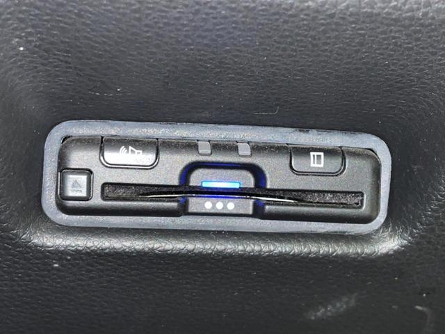 フィット ｅ：ＨＥＶホーム　純正９インチナビ　バックカメラ　ホンダセンシング　レーダークルーズ　禁煙車　ハーフレザーシート　ドラレコ　コーナーセンサー　スマートキー　ＬＥＤヘッド　ＥＴＣ（7枚目）