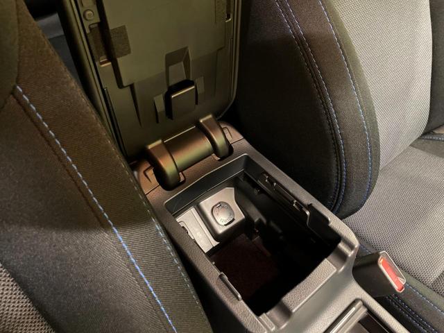 レヴォーグ 1.6GT-Sアイサイト 4WD BSM 純正SDナビ サイド・バックカメラ アイサイト レーダークルーズ 禁煙車 スマートキー LEDヘッド ビルトインETC 純正18インチアルミ オートライト デュアルエアコン(46枚目)