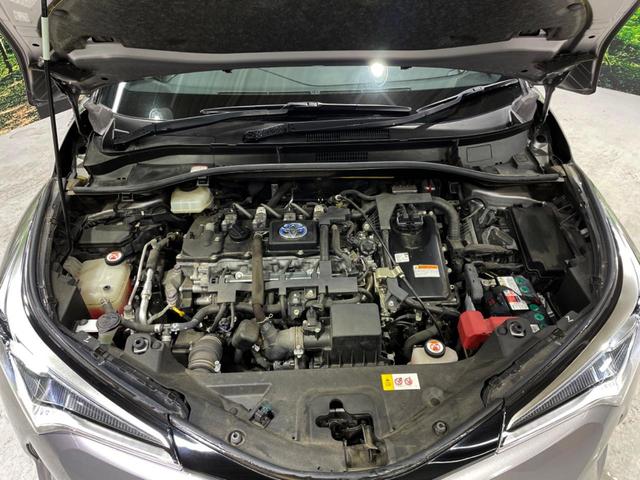 Ｃ－ＨＲ Ｇ　モード　ネロ　純正９インチナビ　ＢＳＭ　バックカメラ　トヨタセーフティセンス　レーダークルーズ　禁煙車　ハーフレザーシート　コーナーセンサー　スマートキー　ＬＥＤヘッド　ＥＴＣ　純正１８インチアルミ（18枚目）