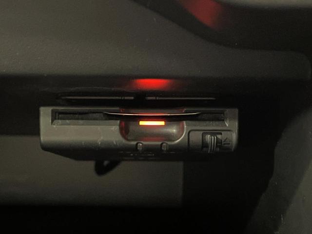 ノート Ｘ　ＤＩＧ－Ｓ　エマージェンシーブレーキパッケージ　衝突被害軽減システム　純正ＳＤナビ　禁煙車　スマートキー　Ｂｌｕｅｔｏｏｔｈ　車線逸脱警報　オートエアコン　ＤＶＤ再生　フルセグ（5枚目）