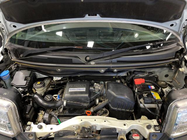 Ｎ－ＢＯＸカスタム Ｇ　ＳＳパッケージ　両側電動ドア　２トーンルーフ　禁煙車　衝突軽減システム　純正ナビ　ドラレコ　ＥＴＣ　スマートキー　ＨＩＤヘッド　純正１４インチアルミ　Ｂｌｕｅｔｏｏｔｈ　バックカメラ（19枚目）