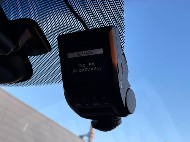 フリード Ｇ・ホンダセンシング　両側電動ドア　純正９インチナビ　バックカメラ　寒冷地仕様　ホンダセンシング　レーダークルーズ　禁煙車　ハーフレザーシート　ドラレコ　スマートキー　ＬＥＤヘッド　ビルトインＥＴＣ　純正１５インチアルミ（10枚目）