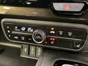 【オートエアコン】一度お好みの温度に設定すれば、車内の温度を検知し風量や温度を自動で調整。暑い…寒い…と何度もスイッチ操作をする必要はありません。快適な車内空間には必須の機能ですね♪