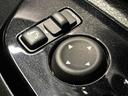 【電動格納ミラー】サイドミラーは電動格納式となっており、狭い駐車場でもキズがつくリスクを抑えられます。