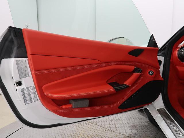 Ｆ８スパイダー ベースグレード　ロッソインテ　ダイヤモンドスタイル電動シート（レザー＆アルカンタラ）　ＬＥＤカーボンステア　カーボン（Ｆバンパーパーツ　エンジンカバー＆フード　インテリアトリム）　Ｆリフター　スポーツテールパイプ（26枚目）