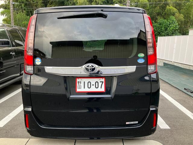 ノア Ｘ　Ｂｌｕｅｔｏｏｔｈ音楽　禁煙　バックモニタ－　ＤＶＤ再生可　リモコンキー　ＡＵＴＯライト　ＬＥＤヘッドライト　フルフラット　ナビＴＶ　パワーウィンドウ　３列シート　ウォークスルー　ＥＴＣ　アイストップ（24枚目）