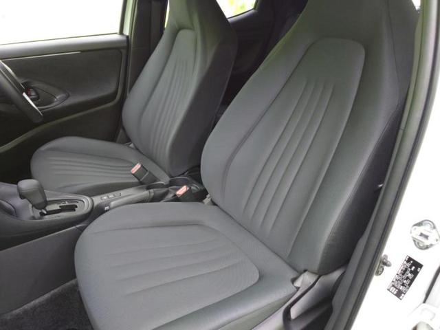 ヤリス ４ＷＤ　Ｘ　新品タイヤ／保証書／社外　ナビ／トヨタセーフティセンス／車線逸脱防止支援システム／ＥＴＣ／ＥＢＤ付ＡＢＳ／横滑り防止装置／クルーズコントロール／バックモニター／エアバッグ　運転席／エアバッグ　助手席（6枚目）