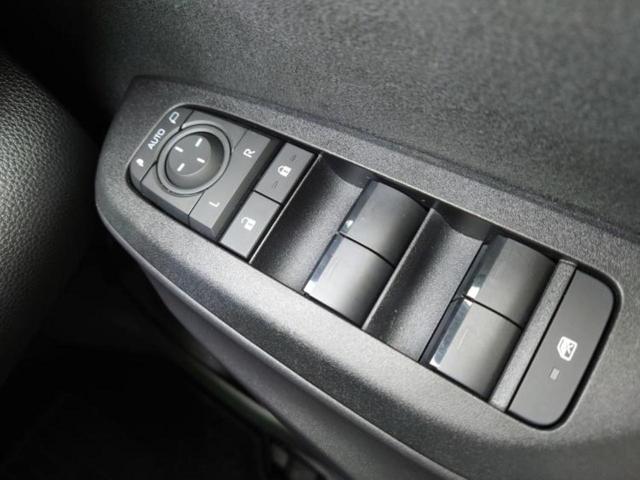 ヤリス ４ＷＤ　Ｘ　新品タイヤ／保証書／社外　ナビ／トヨタセーフティセンス／車線逸脱防止支援システム／ＥＴＣ／ＥＢＤ付ＡＢＳ／横滑り防止装置／クルーズコントロール／バックモニター／エアバッグ　運転席／エアバッグ　助手席（25枚目）