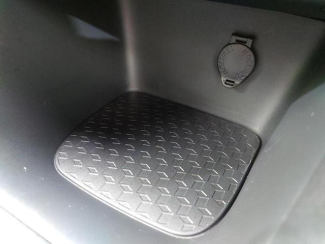 ヤリス ４ＷＤ　Ｘ　新品タイヤ／保証書／社外　ナビ／トヨタセーフティセンス／車線逸脱防止支援システム／ＥＴＣ／ＥＢＤ付ＡＢＳ／横滑り防止装置／クルーズコントロール／バックモニター／エアバッグ　運転席／エアバッグ　助手席（35枚目）