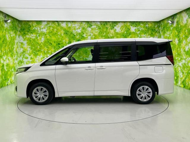 ノア ４ＷＤ　Ｘ　保証書／トヨタセーフティセンス／車線逸脱防止支援システム／ヘッドランプ　ＬＥＤ／ＥＢＤ付ＡＢＳ／横滑り防止装置／エアバッグ　運転席／エアバッグ　助手席／エアバッグ　サイド／ＭＴモード付き　ワンオーナー（2枚目）