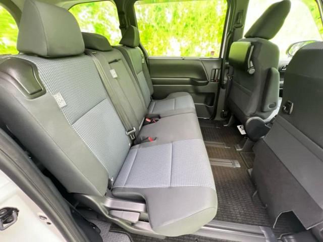 ノア ４ＷＤ　Ｘ　保証書／トヨタセーフティセンス／車線逸脱防止支援システム／ヘッドランプ　ＬＥＤ／ＥＢＤ付ＡＢＳ／横滑り防止装置／エアバッグ　運転席／エアバッグ　助手席／エアバッグ　サイド／ＭＴモード付き　ワンオーナー（5枚目）