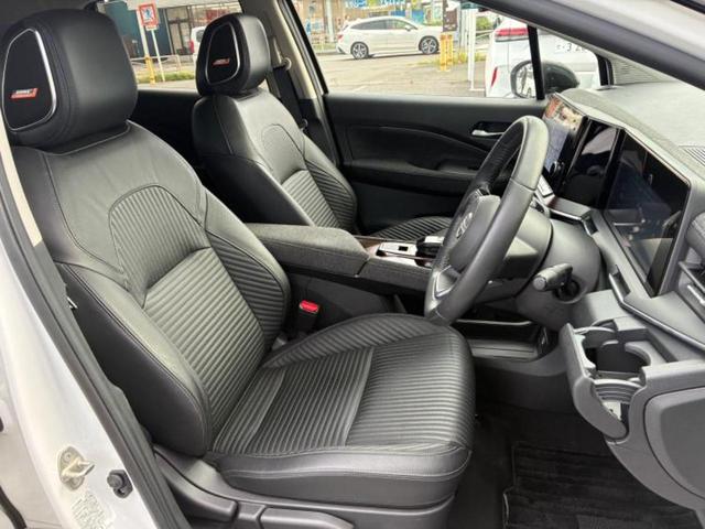 オーラ ４ＷＤ　Ｇ　ＦＯＵＲレザーエディション　ＢＯＳＥ／保証書／純正　ＳＤナビ／インテリジェントルームミラー／衝突安全装置／シートヒーター　前席／全方位モニター／車線逸脱防止支援システム／シート　合皮／プロパイロット／ヘッドランプ　ＬＥＤ　４ＷＤ（5枚目）