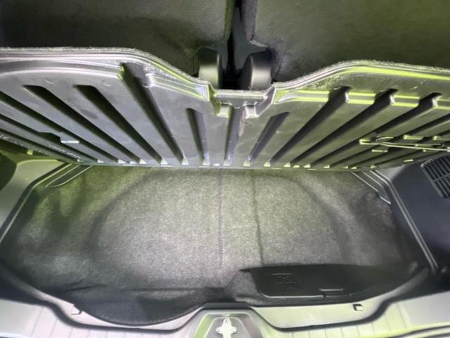 ヴォクシー ４ＷＤ　Ｓ－Ｇ　新品タイヤ／保証書／ディスプレイオーディオ＋ナビ／フリップダウンモニター／衝突安全装置／両側電動スライドドア／シートヒーター　前席／車線逸脱防止支援システム／ヘッドランプ　ＬＥＤ　衝突被害軽減システム（26枚目）