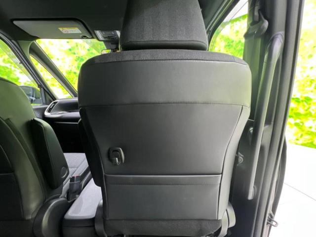 ヴォクシー ４ＷＤ　Ｓ－Ｇ　新品タイヤ／保証書／ディスプレイオーディオ＋ナビ／フリップダウンモニター／衝突安全装置／両側電動スライドドア／シートヒーター　前席／車線逸脱防止支援システム／ヘッドランプ　ＬＥＤ　衝突被害軽減システム（45枚目）