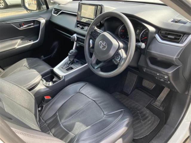 ＲＡＶ４ ４ＷＤ　Ｘ　保証書／社外　ＳＤナビ／衝突安全装置／車線逸脱防止支援システム／ヘッドランプ　ＬＥＤ／Ｂｌｕｅｔｏｏｔｈ接続／ＥＴＣ／ＥＢＤ付ＡＢＳ／横滑り防止装置／バックモニター／フルセグＴＶ／ＤＶＤ　バックカメラ（5枚目）