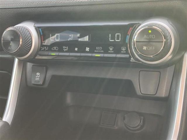 ＲＡＶ４ ４ＷＤ　Ｘ　保証書／社外　ＳＤナビ／衝突安全装置／車線逸脱防止支援システム／ヘッドランプ　ＬＥＤ／Ｂｌｕｅｔｏｏｔｈ接続／ＥＴＣ／ＥＢＤ付ＡＢＳ／横滑り防止装置／バックモニター／フルセグＴＶ／ＤＶＤ　バックカメラ（16枚目）