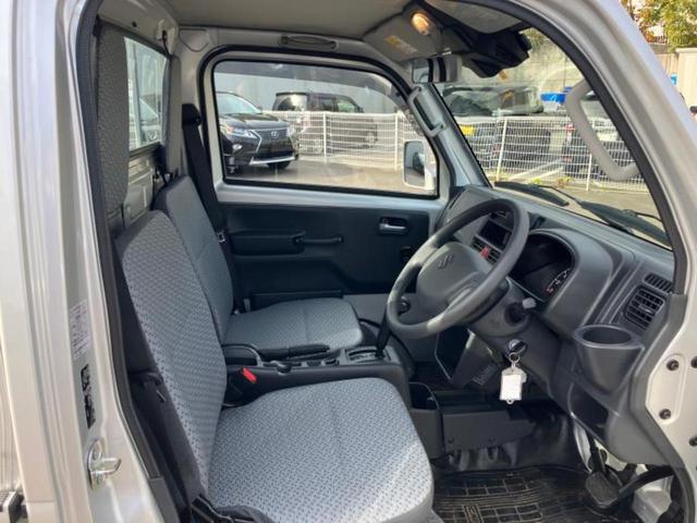 キャリイトラック ４ＷＤ　ＫＣスペシャル　新品タイヤ／保証書／衝突安全装置／車線逸脱防止支援システム／ＥＴＣ／ＥＢＤ付ＡＢＳ／横滑り防止装置／エアバッグ　運転席／エアバッグ　助手席／パワーウインドウ／キーレスエントリー／パワーステアリング（4枚目）