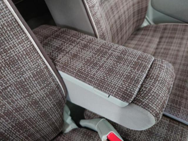 アルトラパン ４ＷＤ　Ｘ　純正　ＳＤナビ／衝突安全装置／シートヒーター　前席／ヘッドランプ　ＨＩＤ／Ｂｌｕｅｔｏｏｔｈ接続／ＥＴＣ／ＥＢＤ付ＡＢＳ／横滑り防止装置／アイドリングストップ／バックモニター／フルセグＴＶ／ＤＶＤ（32枚目）