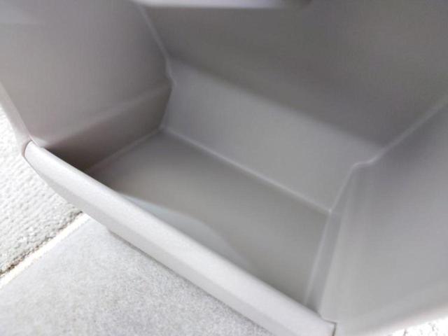 アルトラパン ４ＷＤ　Ｘ　純正　ＳＤナビ／衝突安全装置／シートヒーター　前席／ヘッドランプ　ＨＩＤ／Ｂｌｕｅｔｏｏｔｈ接続／ＥＴＣ／ＥＢＤ付ＡＢＳ／横滑り防止装置／アイドリングストップ／バックモニター／フルセグＴＶ／ＤＶＤ（39枚目）