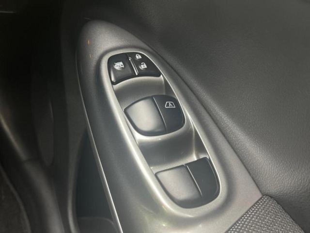 ジューク 4WD16GT FOUR 新品タイヤ/保証書/純正 SDナビ/エマージェンシーブレーキ/車線逸脱防止支援システム/ヘッドランプ HID/Bluetooth接続/ETC/EBD付ABS/横滑り防止装置/フルセグTV/DVD(25枚目)