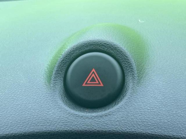 ジューク 4WD16GT FOUR 新品タイヤ/保証書/純正 SDナビ/エマージェンシーブレーキ/車線逸脱防止支援システム/ヘッドランプ HID/Bluetooth接続/ETC/EBD付ABS/横滑り防止装置/フルセグTV/DVD(27枚目)