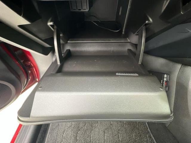 ジューク 4WD16GT FOUR 新品タイヤ/保証書/純正 SDナビ/エマージェンシーブレーキ/車線逸脱防止支援システム/ヘッドランプ HID/Bluetooth接続/ETC/EBD付ABS/横滑り防止装置/フルセグTV/DVD(29枚目)