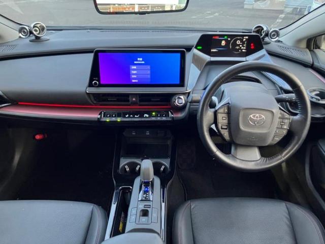 プリウス ４ＷＤ　Ｚ　新品タイヤ／保証書／ディスプレイオーディオ＋ナビ１２．３インチ／デジタルインナーミラー／トヨタセーフティセンス／シートヒーター　前席／全方位モニター／車線逸脱防止支援システム　革シート　全周囲カメラ（4枚目）