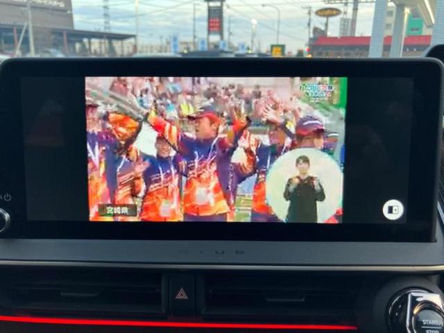 プリウス ４ＷＤ　Ｚ　新品タイヤ／保証書／ディスプレイオーディオ＋ナビ１２．３インチ／デジタルインナーミラー／トヨタセーフティセンス／シートヒーター　前席／全方位モニター／車線逸脱防止支援システム　革シート　全周囲カメラ（10枚目）