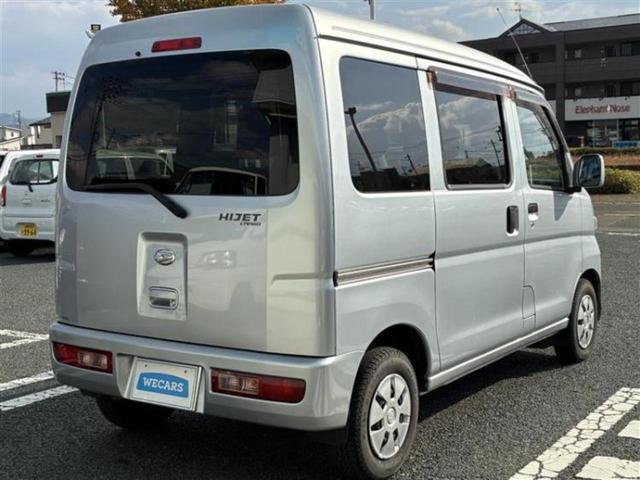 ハイゼットカーゴ ４ＷＤクルーズターボリミテッド　新品タイヤ／保証書／ＡＢＳ／エアバッグ　運転席／エアバッグ　助手席／パワーウインドウ／パワーステアリング／マニュアルエアコン／取扱説明書／ユーザー買取車／パワードアロック／アクセサリーソケット　４ＷＤ（3枚目）