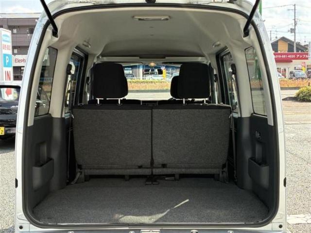 ハイゼットカーゴ ４ＷＤクルーズターボリミテッド　新品タイヤ／保証書／ＡＢＳ／エアバッグ　運転席／エアバッグ　助手席／パワーウインドウ／パワーステアリング／マニュアルエアコン／取扱説明書／ユーザー買取車／パワードアロック／アクセサリーソケット　４ＷＤ（8枚目）