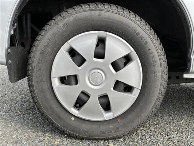 ハイゼットカーゴ ４ＷＤクルーズターボリミテッド　新品タイヤ／保証書／ＡＢＳ／エアバッグ　運転席／エアバッグ　助手席／パワーウインドウ／パワーステアリング／マニュアルエアコン／取扱説明書／ユーザー買取車／パワードアロック／アクセサリーソケット　４ＷＤ（18枚目）