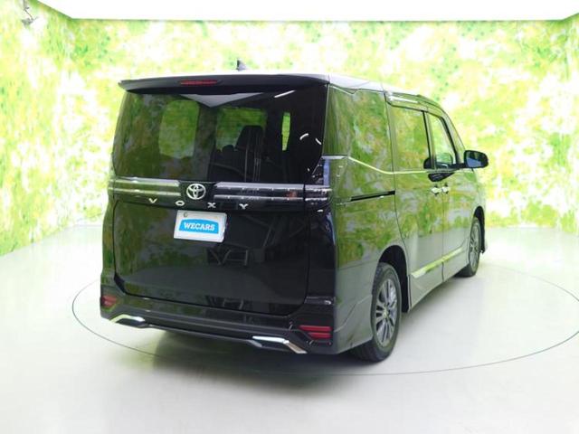 ヴォクシー 4WD S-Z 新品タイヤ/モデリスタエアロ/保証書/ディスプレイオーディオ+ナビ10インチ/フリップダウンモニター 純正 14インチ/衝突安全装置/両側電動スライドドア/シートヒーター 衝突被害軽減システム 4WD(3枚目)