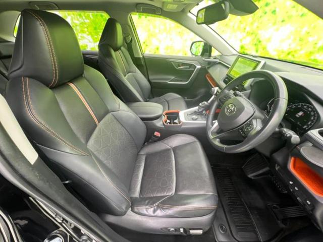 RAV4 4WDアドベンチャー 新品タイヤ/サンルーフ/保証書/社外 9インチ SDナビ/衝突安全装置/シートエアコン/車線逸脱防止支援システム/シート 合皮/ヘッドランプ LED/Bluetooth接続/ETC/EBD付ABS(4枚目)