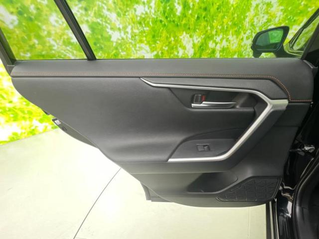 RAV4 4WDアドベンチャー 新品タイヤ/サンルーフ/保証書/社外 9インチ SDナビ/衝突安全装置/シートエアコン/車線逸脱防止支援システム/シート 合皮/ヘッドランプ LED/Bluetooth接続/ETC/EBD付ABS(23枚目)
