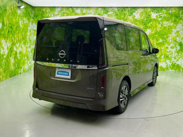 セレナ 4WDハイウェイスターV 新品タイヤ/保証書/ディスプレイオーディオ+ナビ12.3インチ/衝突安全装置/両側電動スライドドア/シートヒーター/アラウンドビューモニター/車線逸脱防止支援システム/プロパイロット 全周囲カメラ(3枚目)