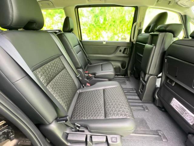 セレナ 4WDハイウェイスターV 新品タイヤ/保証書/ディスプレイオーディオ+ナビ12.3インチ/衝突安全装置/両側電動スライドドア/シートヒーター/アラウンドビューモニター/車線逸脱防止支援システム/プロパイロット 全周囲カメラ(5枚目)