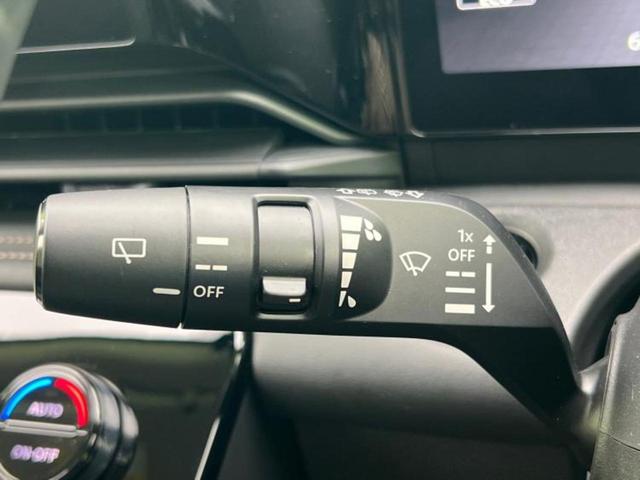 セレナ 4WDハイウェイスターV 新品タイヤ/保証書/ディスプレイオーディオ+ナビ12.3インチ/衝突安全装置/両側電動スライドドア/シートヒーター/アラウンドビューモニター/車線逸脱防止支援システム/プロパイロット 全周囲カメラ(16枚目)