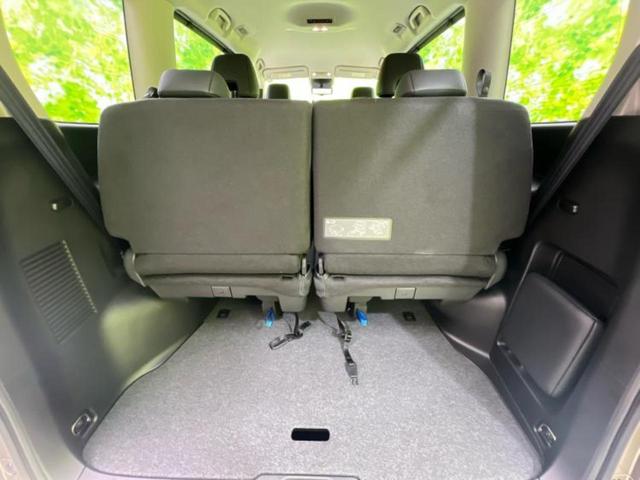 セレナ 4WDハイウェイスターV 新品タイヤ/保証書/ディスプレイオーディオ+ナビ12.3インチ/衝突安全装置/両側電動スライドドア/シートヒーター/アラウンドビューモニター/車線逸脱防止支援システム/プロパイロット 全周囲カメラ(20枚目)