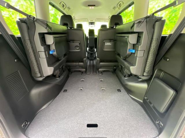 セレナ 4WDハイウェイスターV 新品タイヤ/保証書/ディスプレイオーディオ+ナビ12.3インチ/衝突安全装置/両側電動スライドドア/シートヒーター/アラウンドビューモニター/車線逸脱防止支援システム/プロパイロット 全周囲カメラ(21枚目)