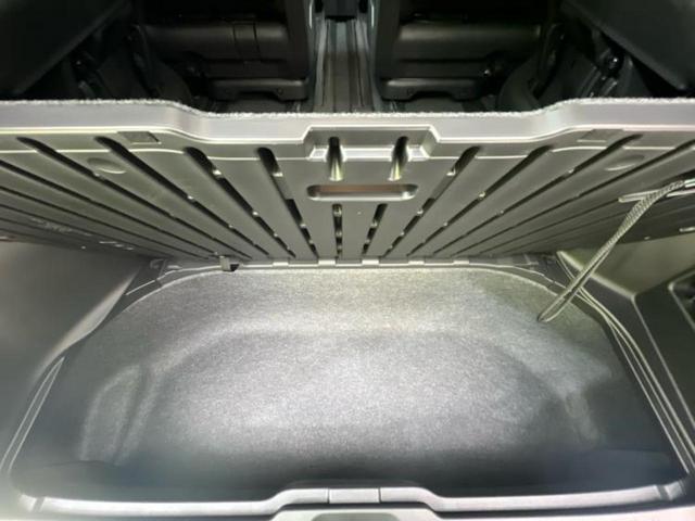 セレナ 4WDハイウェイスターV 新品タイヤ/保証書/ディスプレイオーディオ+ナビ12.3インチ/衝突安全装置/両側電動スライドドア/シートヒーター/アラウンドビューモニター/車線逸脱防止支援システム/プロパイロット 全周囲カメラ(26枚目)