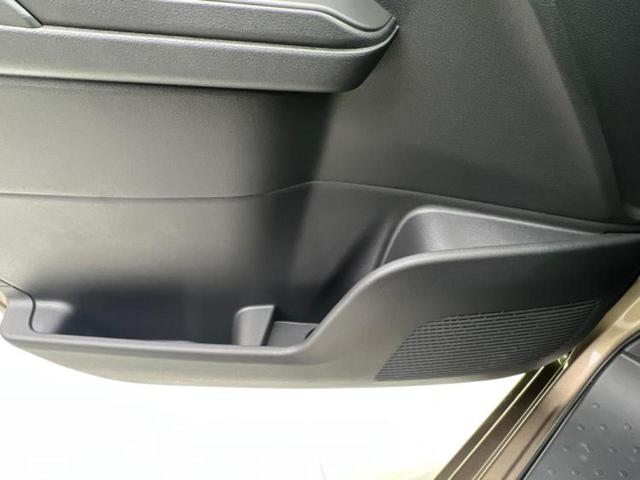 セレナ 4WDハイウェイスターV 新品タイヤ/保証書/ディスプレイオーディオ+ナビ12.3インチ/衝突安全装置/両側電動スライドドア/シートヒーター/アラウンドビューモニター/車線逸脱防止支援システム/プロパイロット 全周囲カメラ(39枚目)