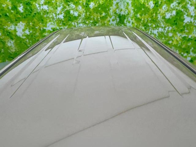 セレナ ４ＷＤハイウェイスターＶ　新品タイヤ／保証書／ディスプレイオーディオ＋ナビ１２．３インチ／衝突安全装置／両側電動スライドドア／シートヒーター／アラウンドビューモニター／車線逸脱防止支援システム／プロパイロット　全周囲カメラ（50枚目）