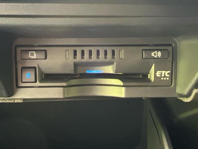 クラウンハイブリッド ４ＷＤ　ＲＳ　Ｆｏｕｒ　新品タイヤ／サンルーフ／保証書／純正　ＳＤナビ／衝突安全装置／シートヒーター　前席／車線逸脱防止支援システム／ヘッドランプ　ＬＥＤ／Ｂｌｕｅｔｏｏｔｈ接続／ＥＴＣ／ＥＢＤ付ＡＢＳ／横滑り防止装置（18枚目）