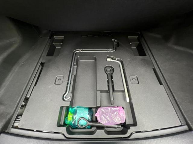 クラウンハイブリッド ４ＷＤ　ＲＳ　Ｆｏｕｒ　新品タイヤ／サンルーフ／保証書／純正　ＳＤナビ／衝突安全装置／シートヒーター　前席／車線逸脱防止支援システム／ヘッドランプ　ＬＥＤ／Ｂｌｕｅｔｏｏｔｈ接続／ＥＴＣ／ＥＢＤ付ＡＢＳ／横滑り防止装置（23枚目）